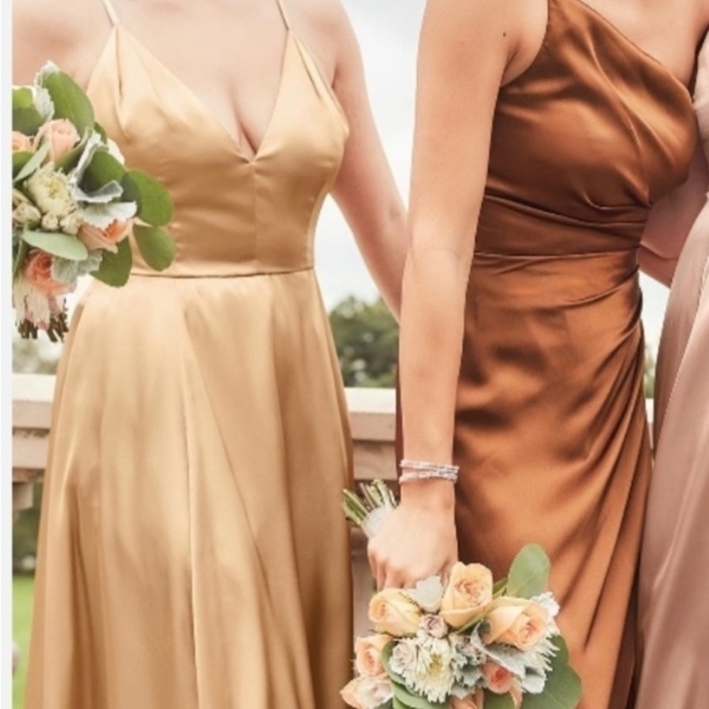 David's Bridal GOLDEN SATIN V-Neck Spaghetti Strap Formal Gown Event Maxi Dress - Picture 2 of 12